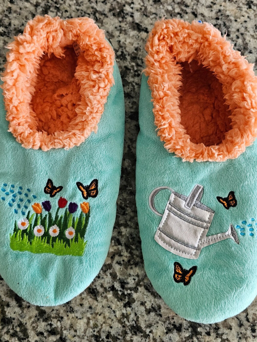 Aqua blue Snoozies! pairable slippers embroidered butterfly garden Womens Sz M